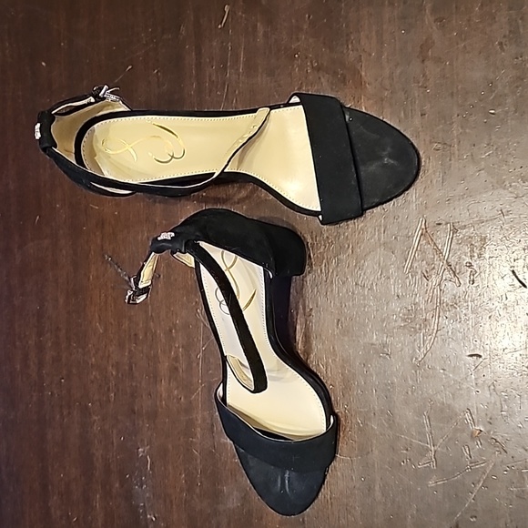 Black Heels - Picture 2 of 4